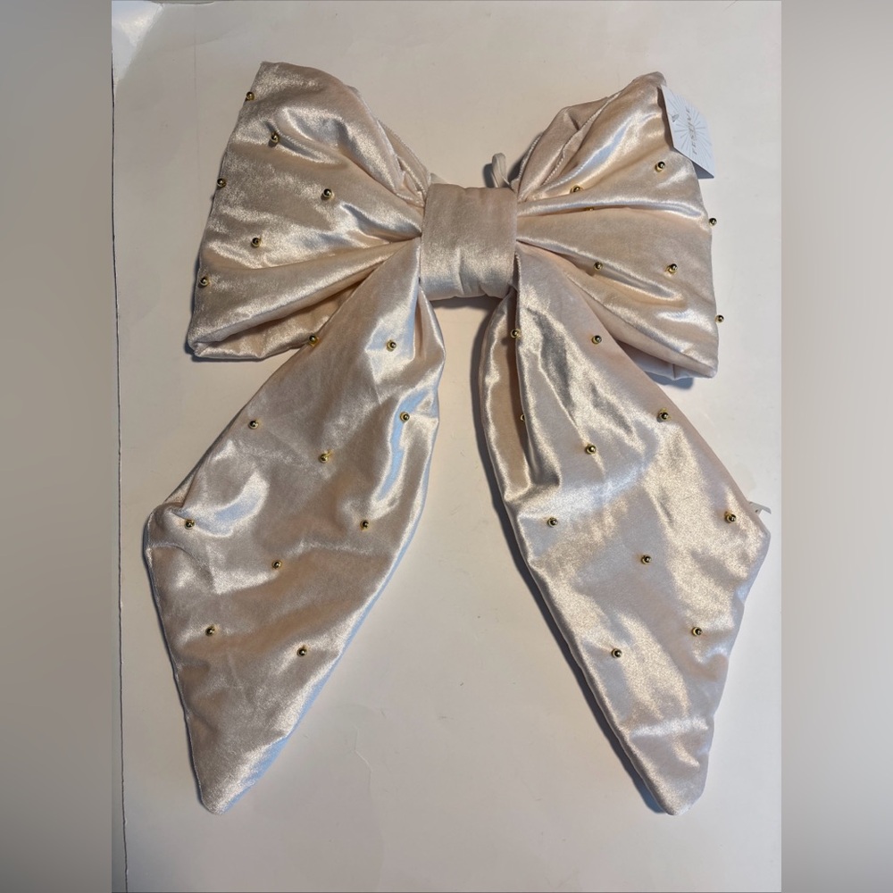 New Festive Living Gold Beaded Velvet Ivory Bow 15”x23”New